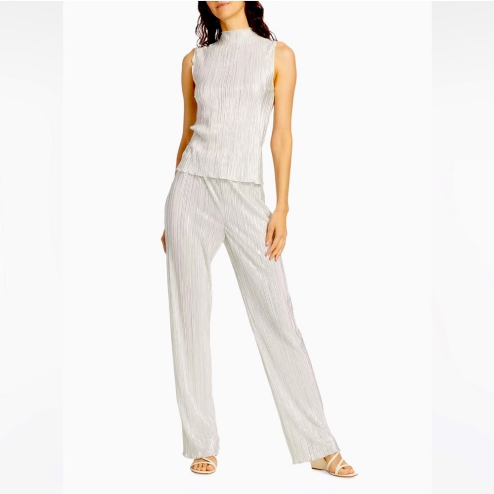 NWT Gorgeous Silver 2 piece Rails set - plisse pants & top - Top XL/Pants M